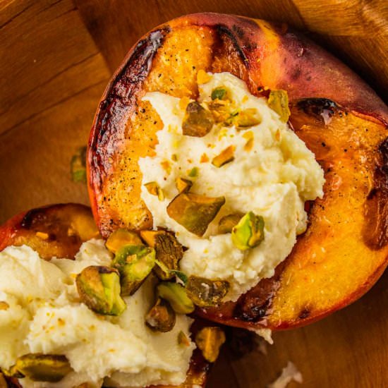 Grilled Peaches - Recipe photo by SaporitoKitchen