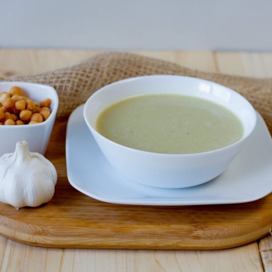 Garlic soup - Recipe photo by mecooks.com