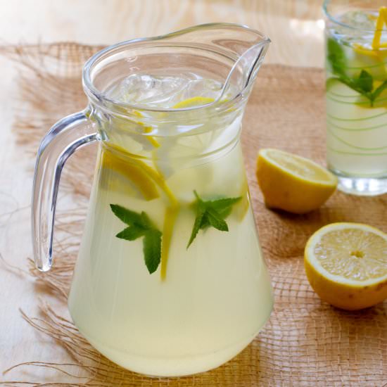 Lemonade - Recipe photo by mecooks.com