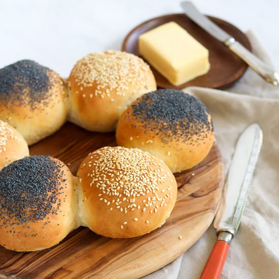 Poppy & Sesame Seed Bread Rolls - Recipe photo by CurlysCooking