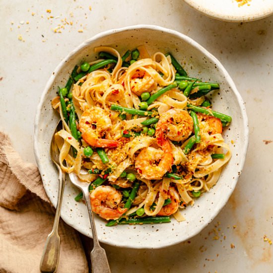 Lemon Garlic Shrimp Pasta - Recipe photo by eatloveeat