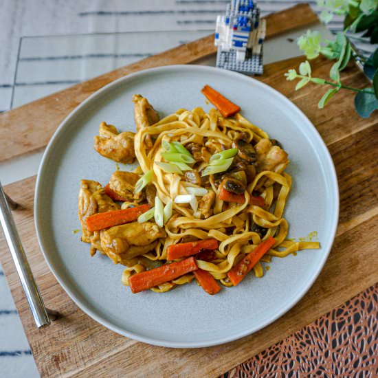 Chicken Curry Noodles - Recipe photo by fitsianfoodlife