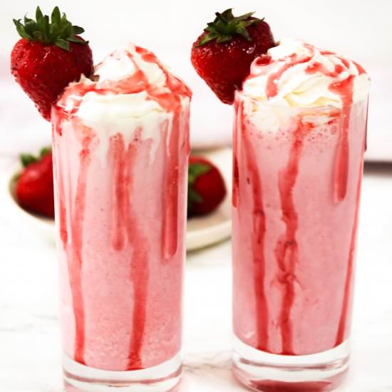 Strawberry Frappuccino - Recipe photo by Simshomekitchen