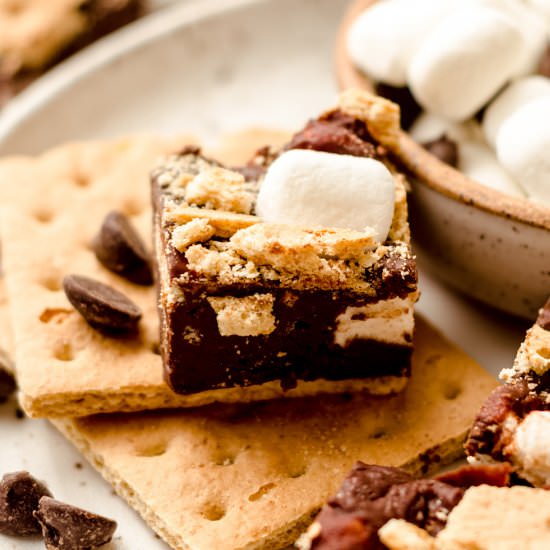 s'mores fudge - Recipe photo by freshaprilflours