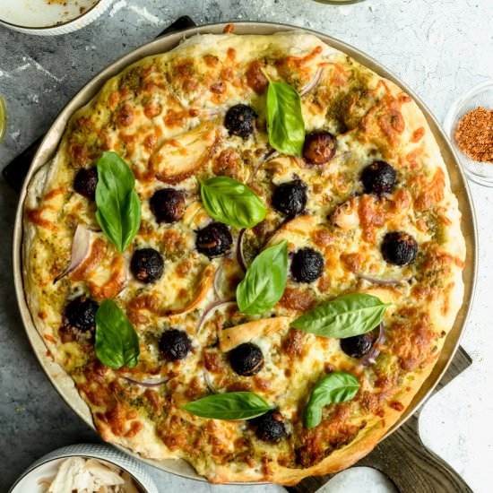 Chicken Pesto Pizza & Black Grapes - Recipe photo by TheDeliciousSpoon