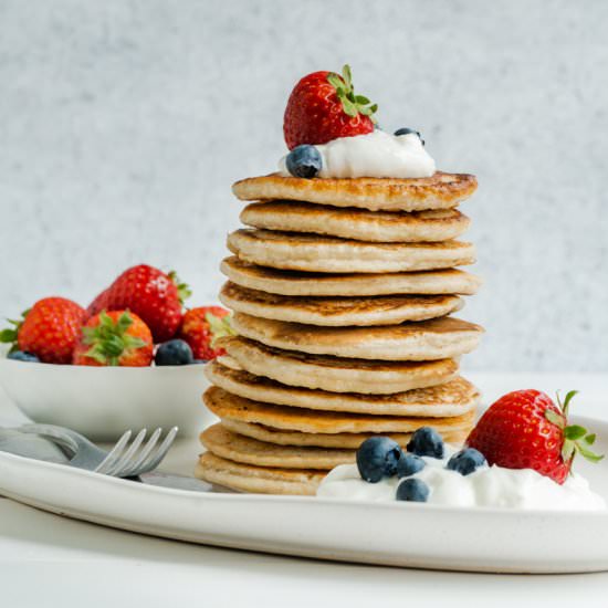 Oatmeal Cottage Cheese Pancakes - Recipe photo by TheDeliciousSpoon