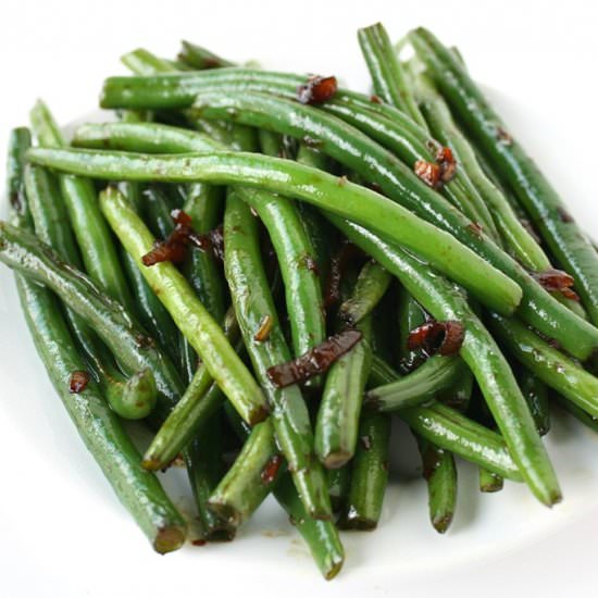 Asian-Style Garlic Green Beans - Recipe photo by TheGardenGrazer