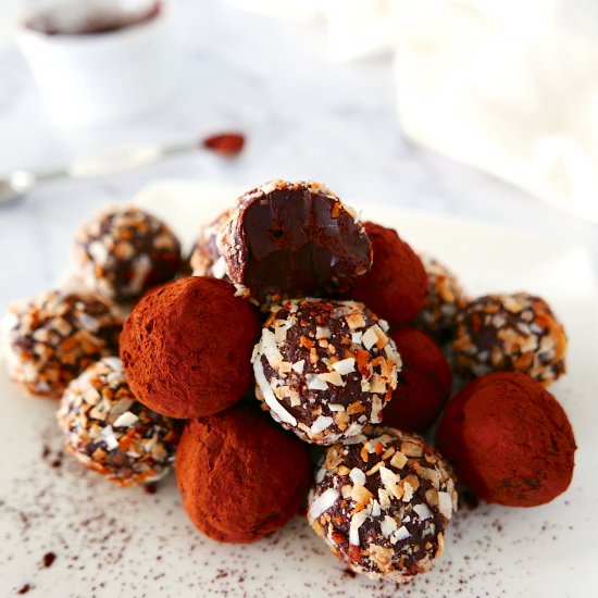 Vegan Truffles - Recipe photo by gastronotherapy