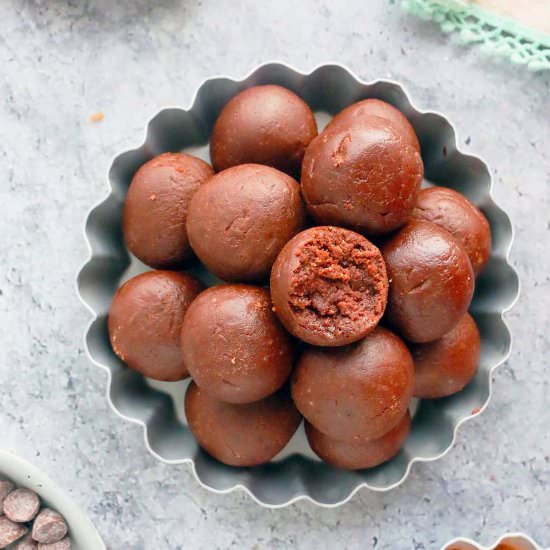 No Bake Brownie Bites - Recipe photo by kitchenathoskins