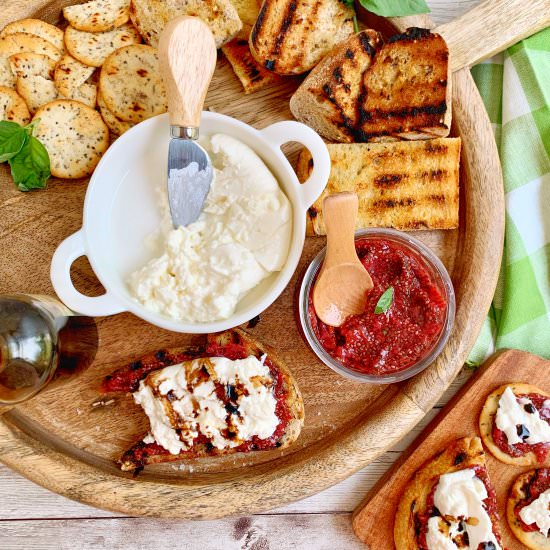 Strawberry Basil Jam Burrata Toast - Recipe photo by Theyummymuffin