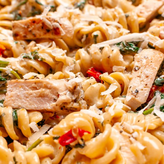 Tuscan Chicken Pasta - Recipe photo by KeyToMyLime