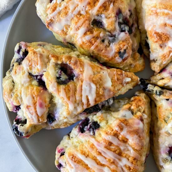 Lemon Blueberry Scones - Recipe photo by Sugarylogic