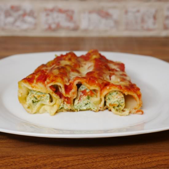 Cannelloni With Spinach and Ricotta - Recipe photo by TheWorldIsAnOyster