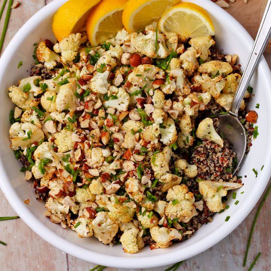 Lemony roasted cauliflower - Recipe photo by veganwithgusto