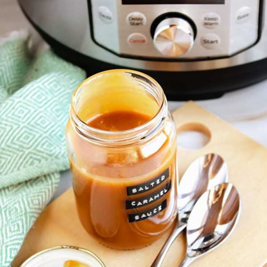 Homemade Salted Caramel Sauce - Recipe photo by Everything Pretty
