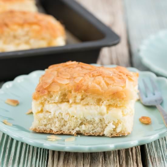 German Bee Sting Cake - Recipe photo by baking4happiness