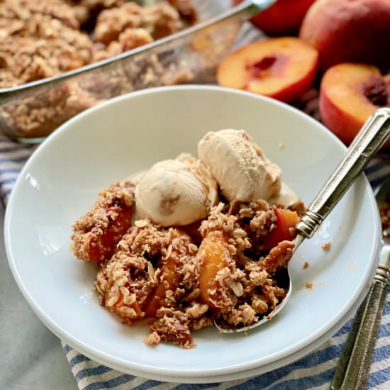 Gluten Free Peach Crisp - Recipe photo by katiescucina