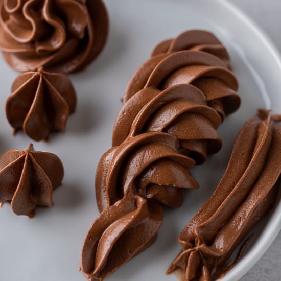 small chocolate Swiss buttercream - Recipe photo by lifestyleofafoodie