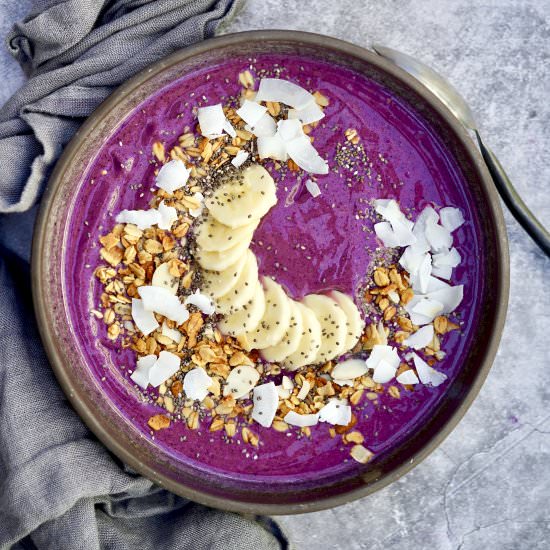 Blueberry-Papaya Smoothie Bowl - Recipe photo by simmerandsauce