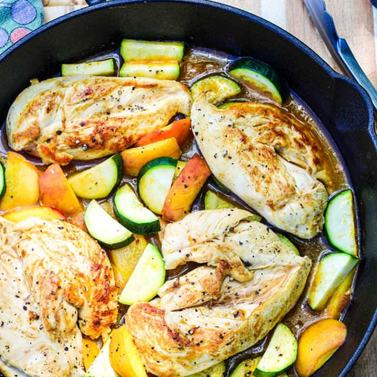 Chicken with Zucchini and Peachess - Recipe photo by eatsbyapril