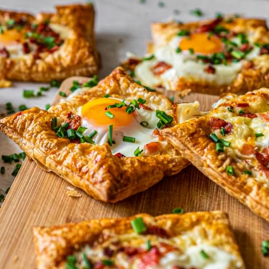 PUFF PASTRY BREAKFAST TARTS - Recipe photo by TaylahsKitchen