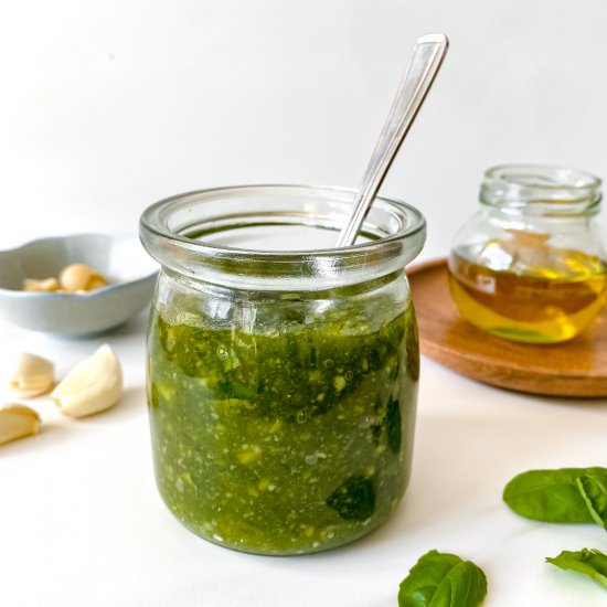 Macadamia nut pesto - Recipe photo by Low Histamine Kitchen