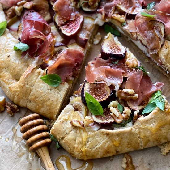 Galette With Figs And Prosciutto - Recipe photo by The Greek Foodie