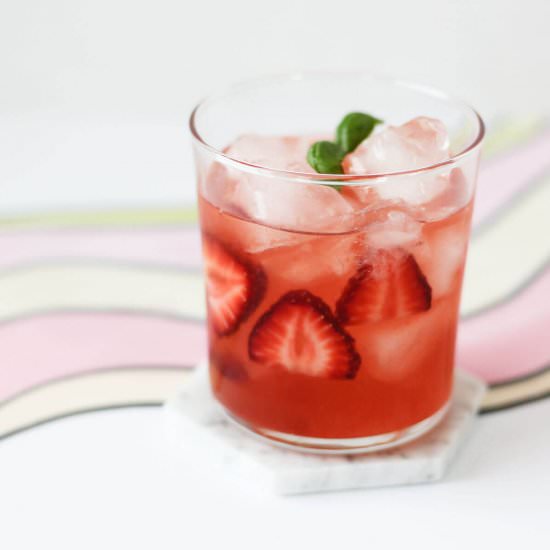 Strawberry Soju Cocktail - Recipe photo by deliciousnotgorg