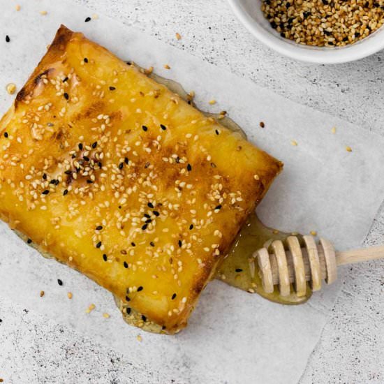 Baked Feta in Filo with Honey - Recipe photo by fooodlove