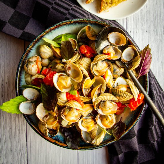 Beer Braised Cockles with Tomato - Recipe photo by Devancameron