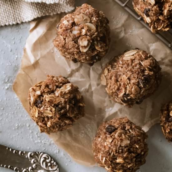 Peanut Butter Oatmeal Energy Balls - Recipe photo by LifeAroundtheTable