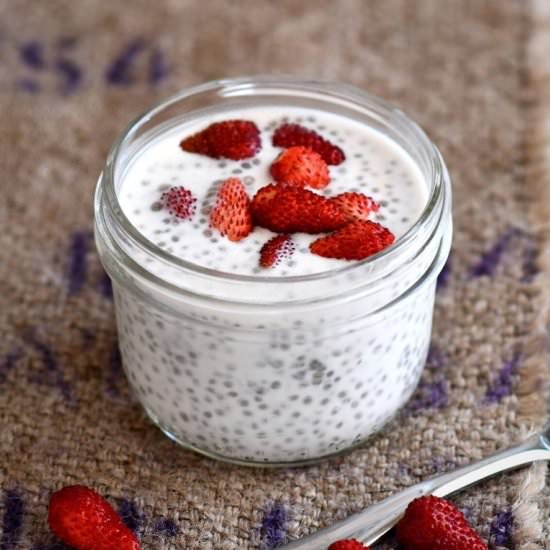 Homemade almond milk yogurt - Recipe photo by Emillie
