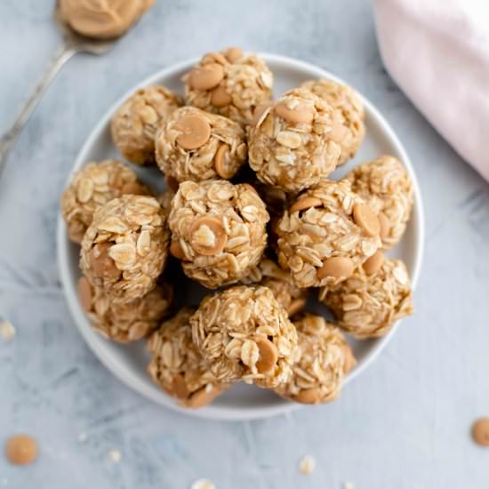 No Bake Peanut Butter Balls - Recipe photo by megseverydayindulgence