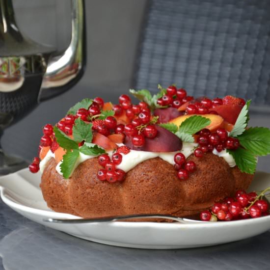 Lemon olive oil bundt with glaze - Recipe photo by Foodohfood