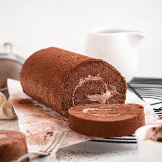 Chocolate Roll Cake - Recipe photo by catherine.desserts