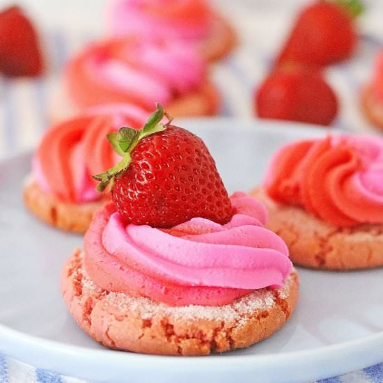 STRAWBERRY COOKIES - Recipe photo by Easy Peasy Creative Ideas