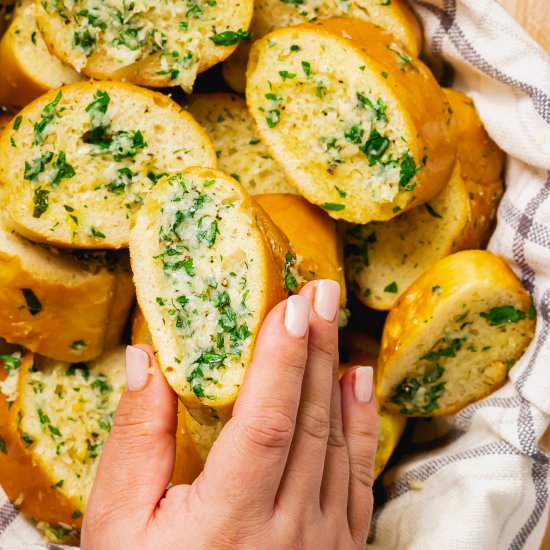 Vegan Garlic Bread - Recipe photo by Zardyplants