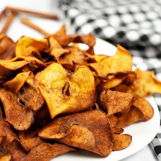 Air Fryer Apple Chips - Recipe photo by Everything Pretty