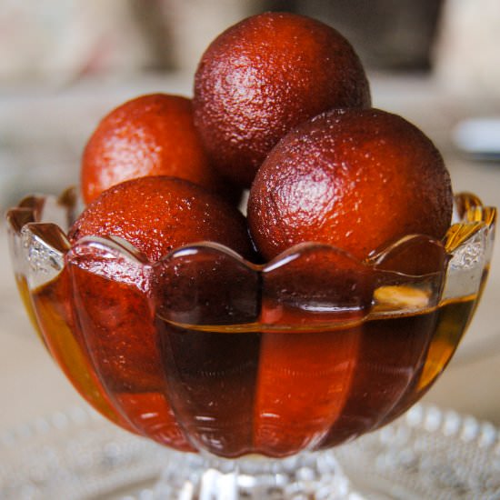 Gulab Jamuns - Recipe photo by nutsfornaan