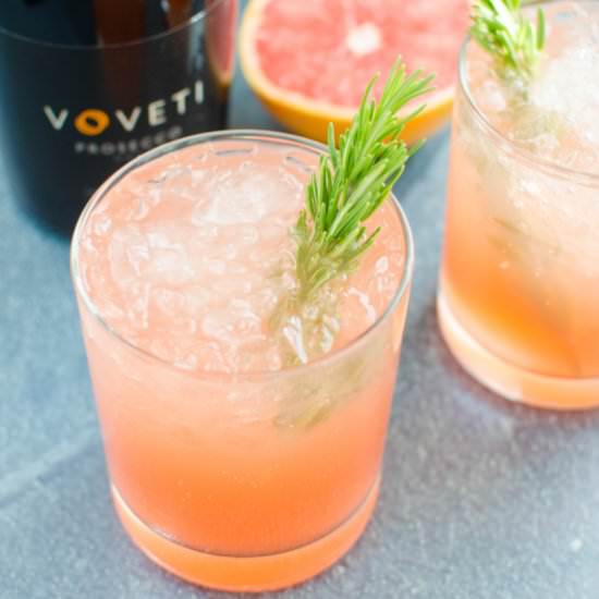 Grapefruit Rosemary Sparkler - Recipe photo by fakeginger
