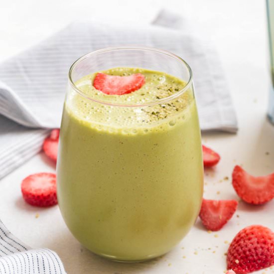 Strawberry Spinach Smoothie - Recipe photo by RandaDerkson