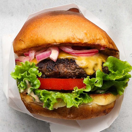 Easy Homemade Burgers - Recipe photo by lindseyeatsla