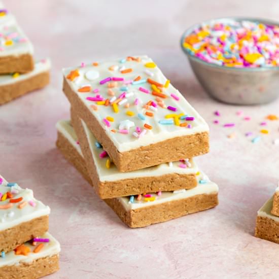 Birthday Cake Protein Bars - Recipe photo by purelykaylie