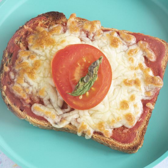 Pizza toast - Recipe photo by Mandy Sneaky Veg