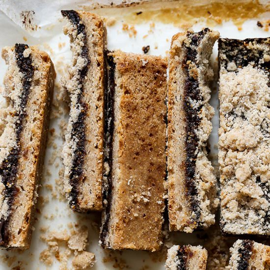 Whole Wheat Fig Shortbread Bars - Recipe photo by FloatingKitchen