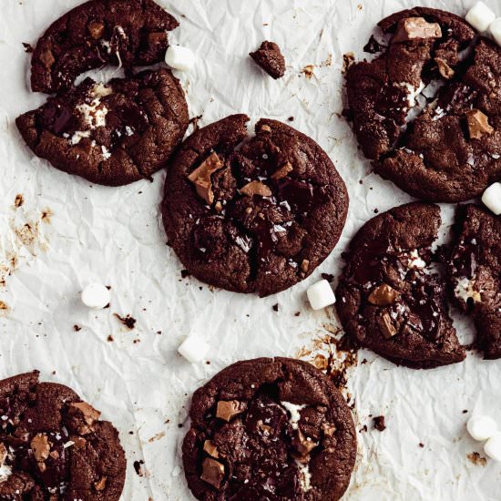 Chocolate Marshmallow Cookies - Recipe photo by FlouringKitchen