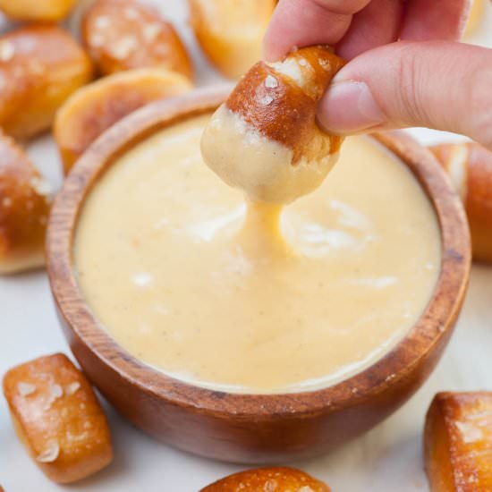 beer cheese dip - Recipe photo by everyday-delicious.com