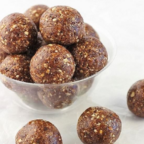 oatmeal raisin pecan energy bites - Recipe photo by nowcookthis