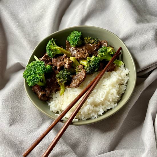 Chinese Beef and Broccoli - Recipe photo by Maplewoodroad.com