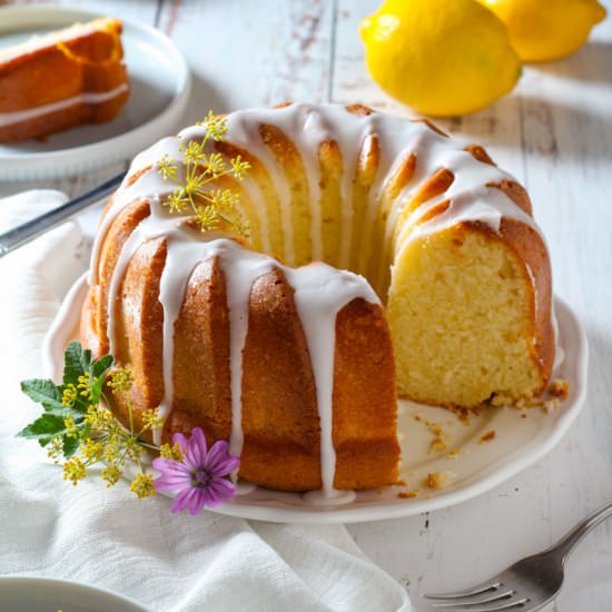 Super Simple Lemon Bundt Cake - Recipe photo by JayWadams